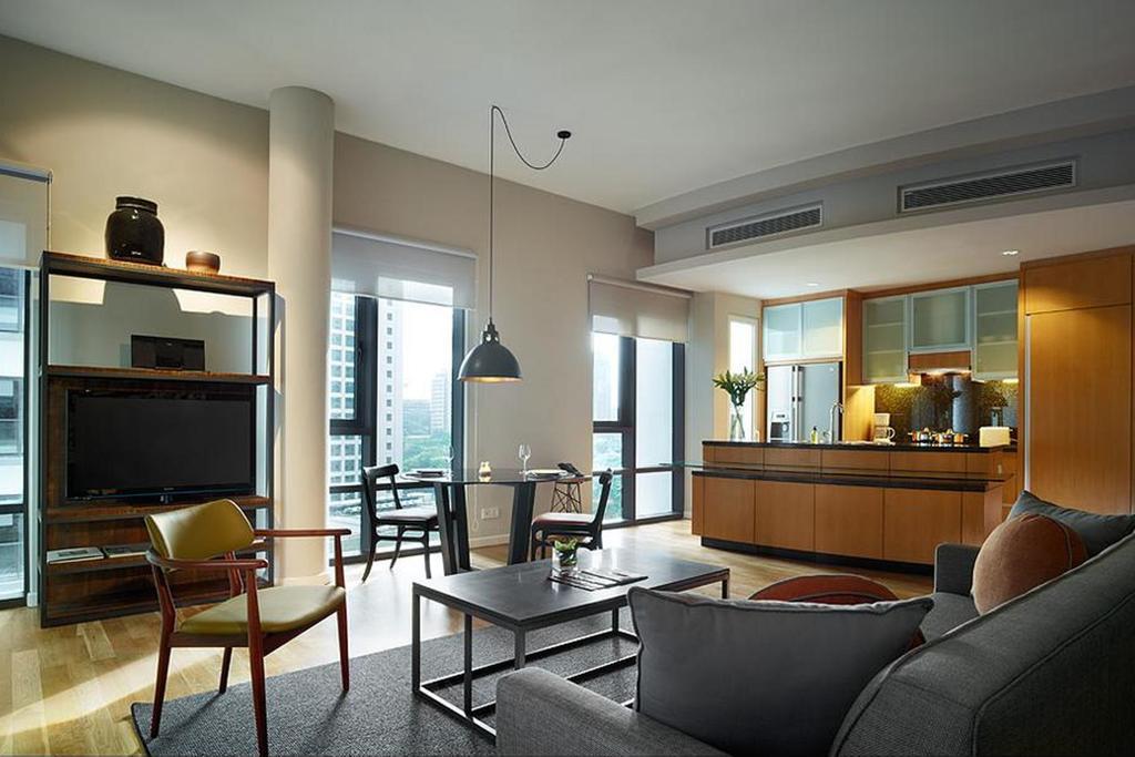 فندق سكن إي آند أوه كوالالمبور المظهر الخارجي الصورة A living room in a serviced apartment in Singapore